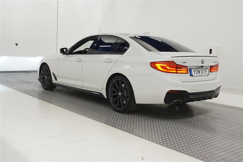 BMW 530i xDrive 252hk M-Sport M-Performance GPS Skinn Värm