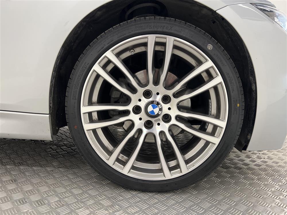 BMW 320d 190hk xDrive Innovation M Sport Pano H/K HUD