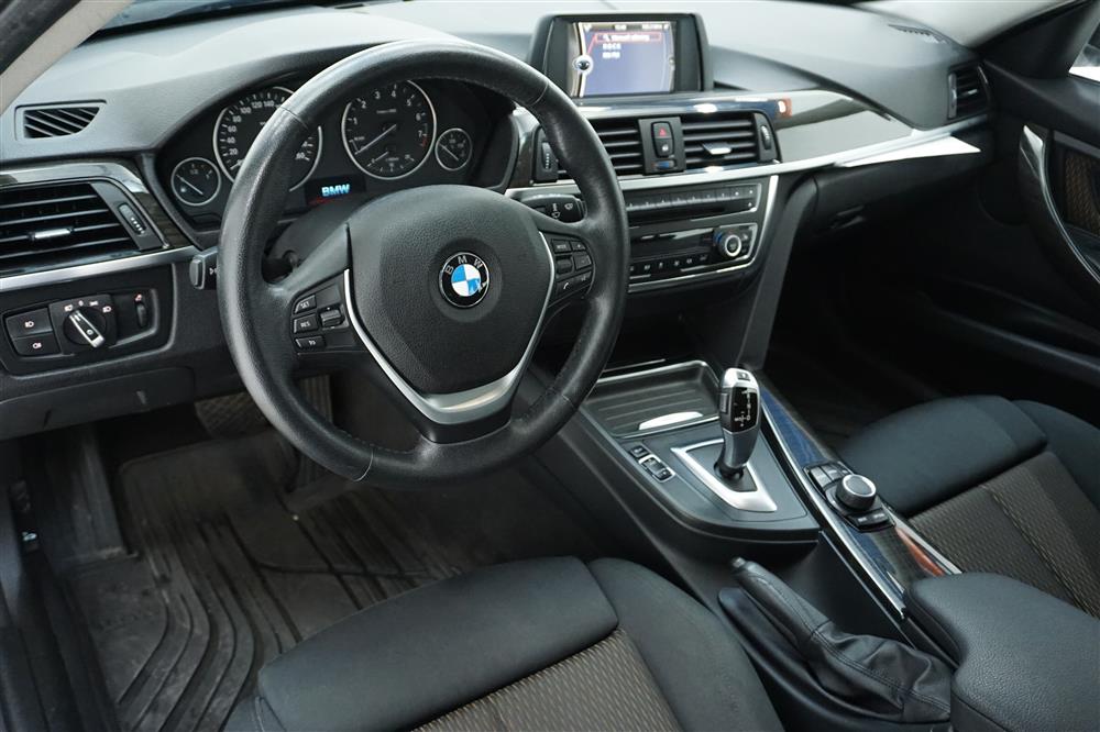 BMW 328i Touring 245hk Steptronic   Luxury Line Välservad
