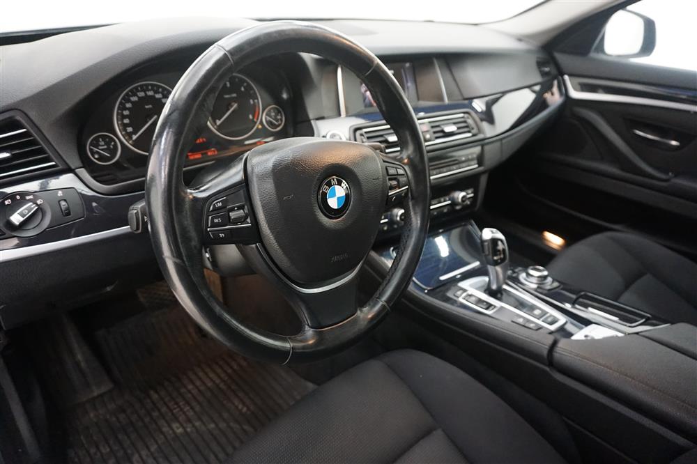 BMW 520d xDrive 190hk M-Värm Drag Pdc Nyservad