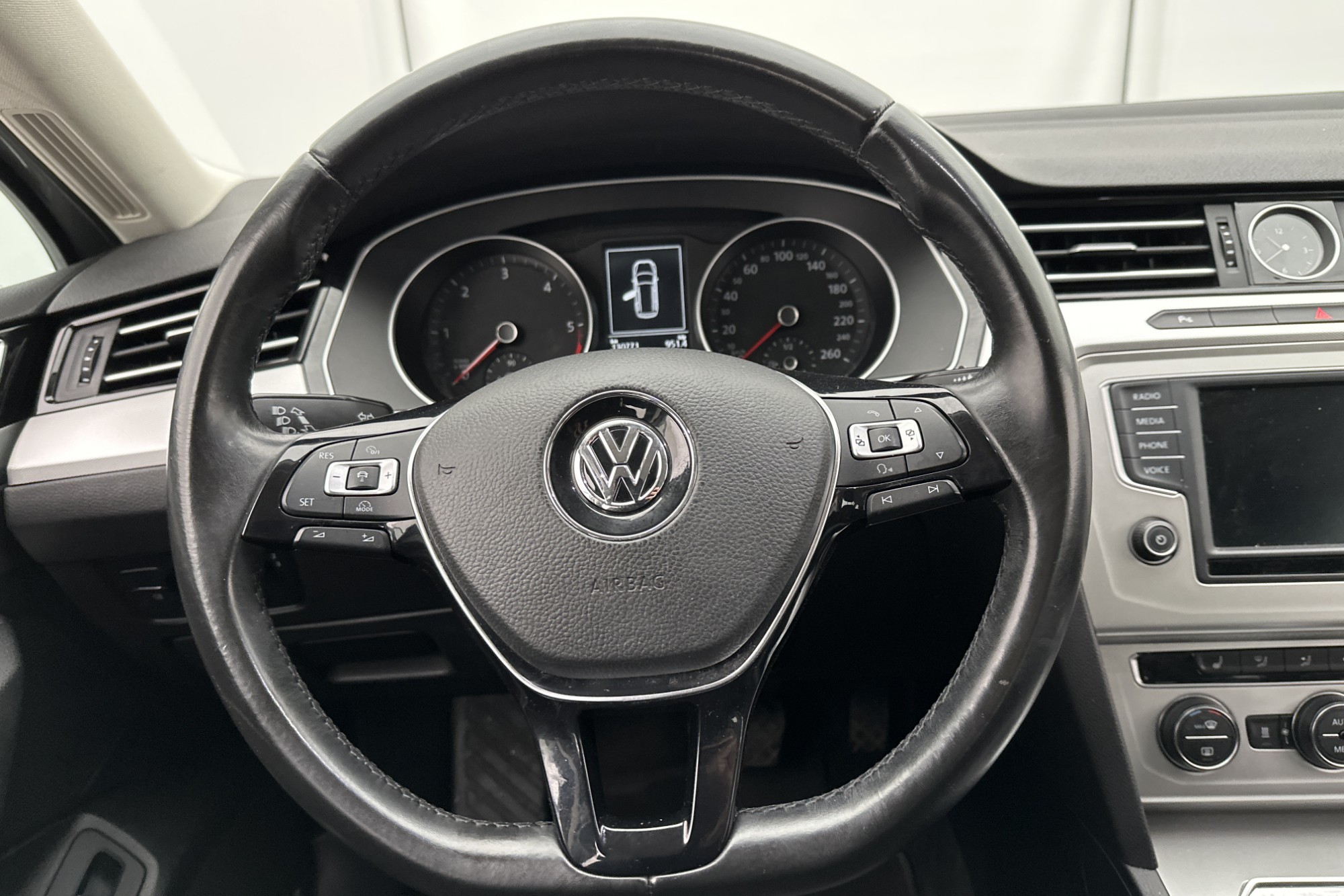 Volkswagen Passat SC TDI 150hk Värmare Kamera CarPlay Drag