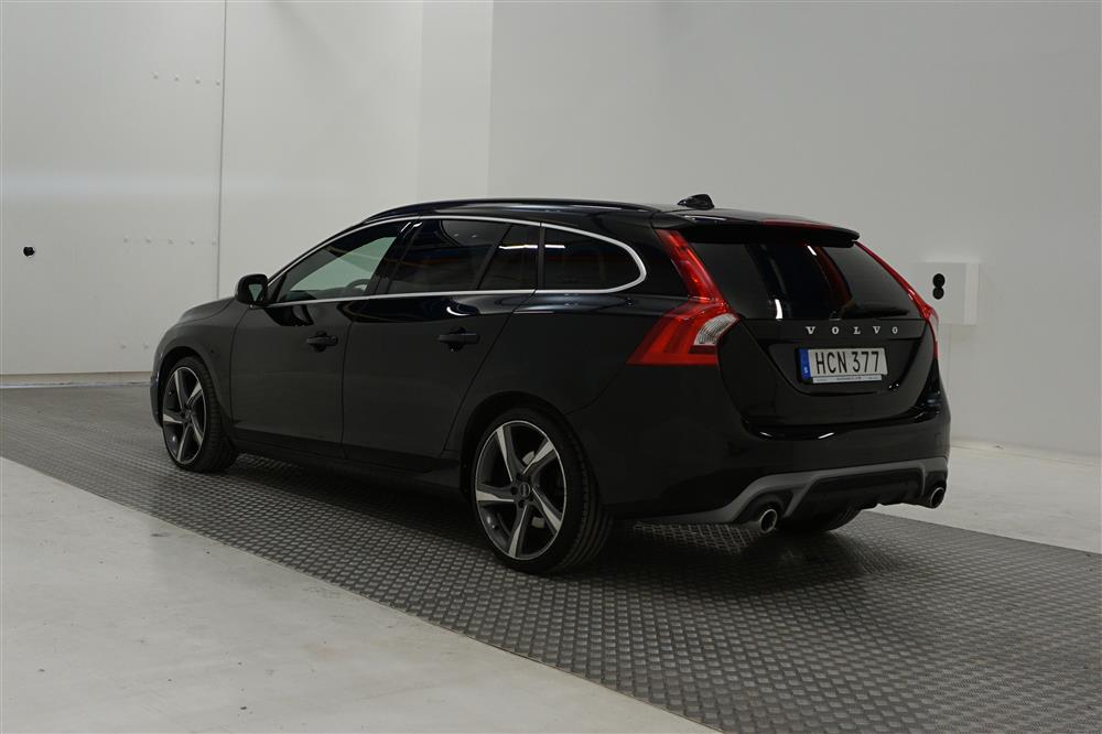 Volvo V60 D3 150hk R Design Navi Voc D-Värm PDC 0,4L/mil