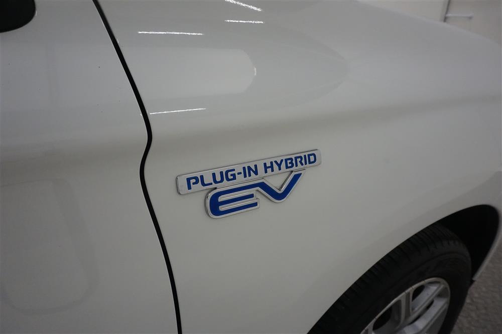 Mitsubishi Outlander 2.0 Plug-in Hybrid 4WD (121hk)