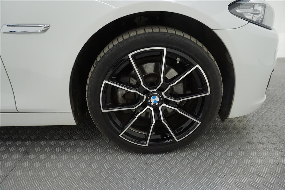 BMW 520d xDrive Sedan 184hk B-Kamera Skinn M-Värm P-Sensorer