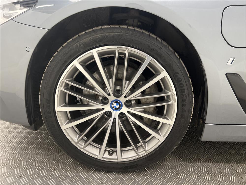 BMW 530e iPerformance 252hk Sport line HiFi Navi Backkamera