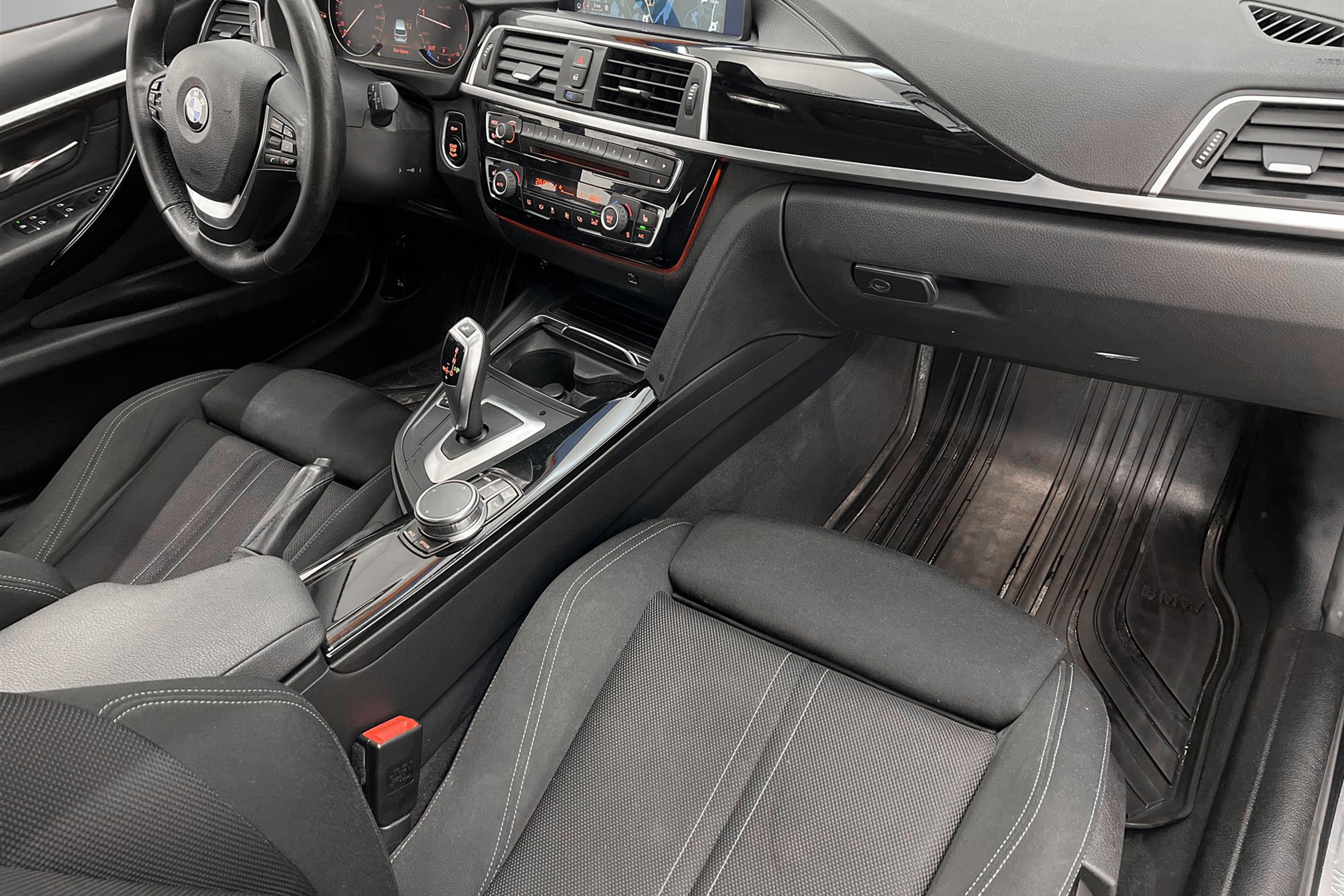 BMW 320d Touring 190hk Sportline Navi Cockpit 0,41l/mil 