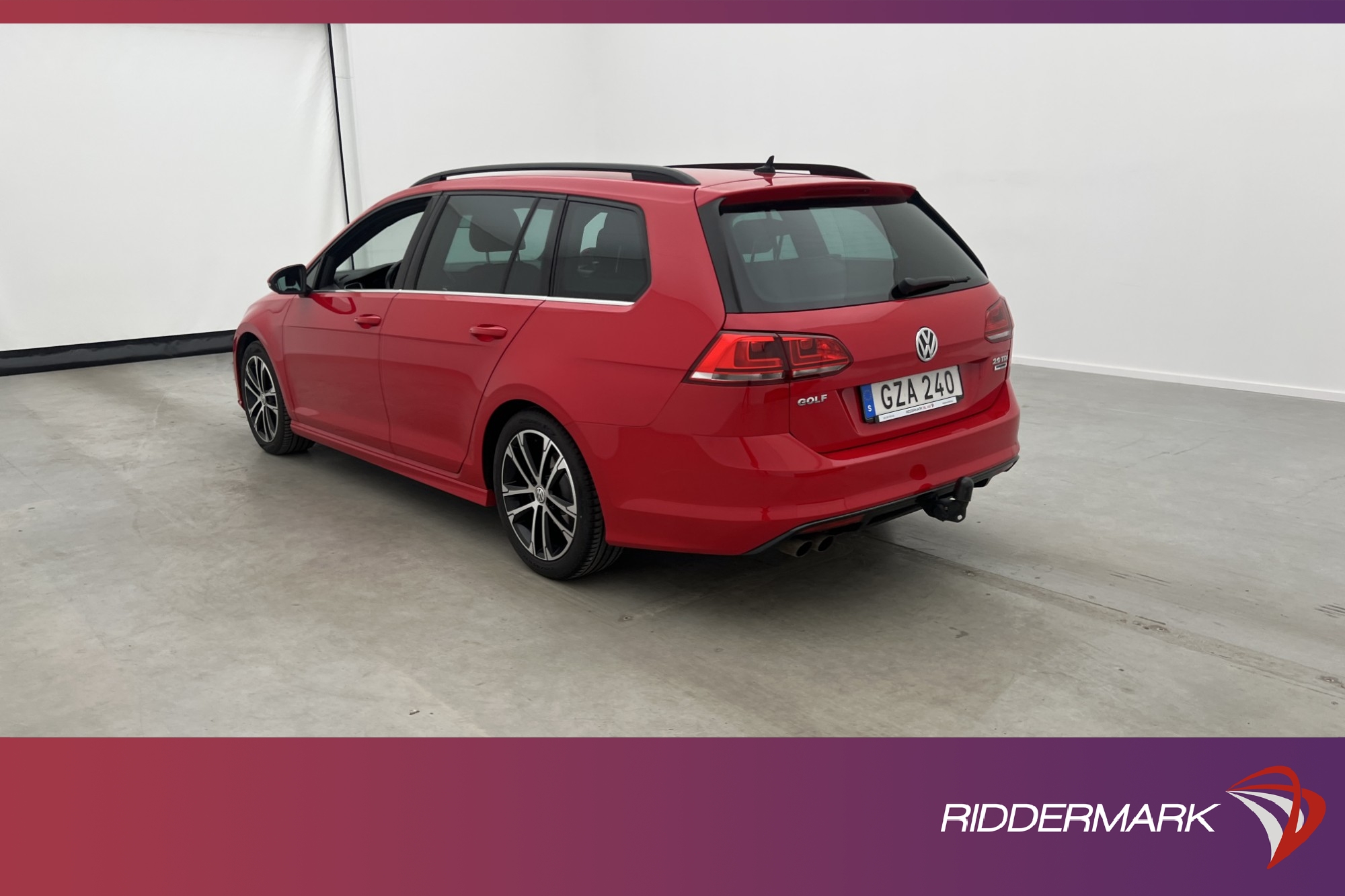 Volkswagen Golf 2.0 TDI 150hk R-Line D-värmare Kamera Drag