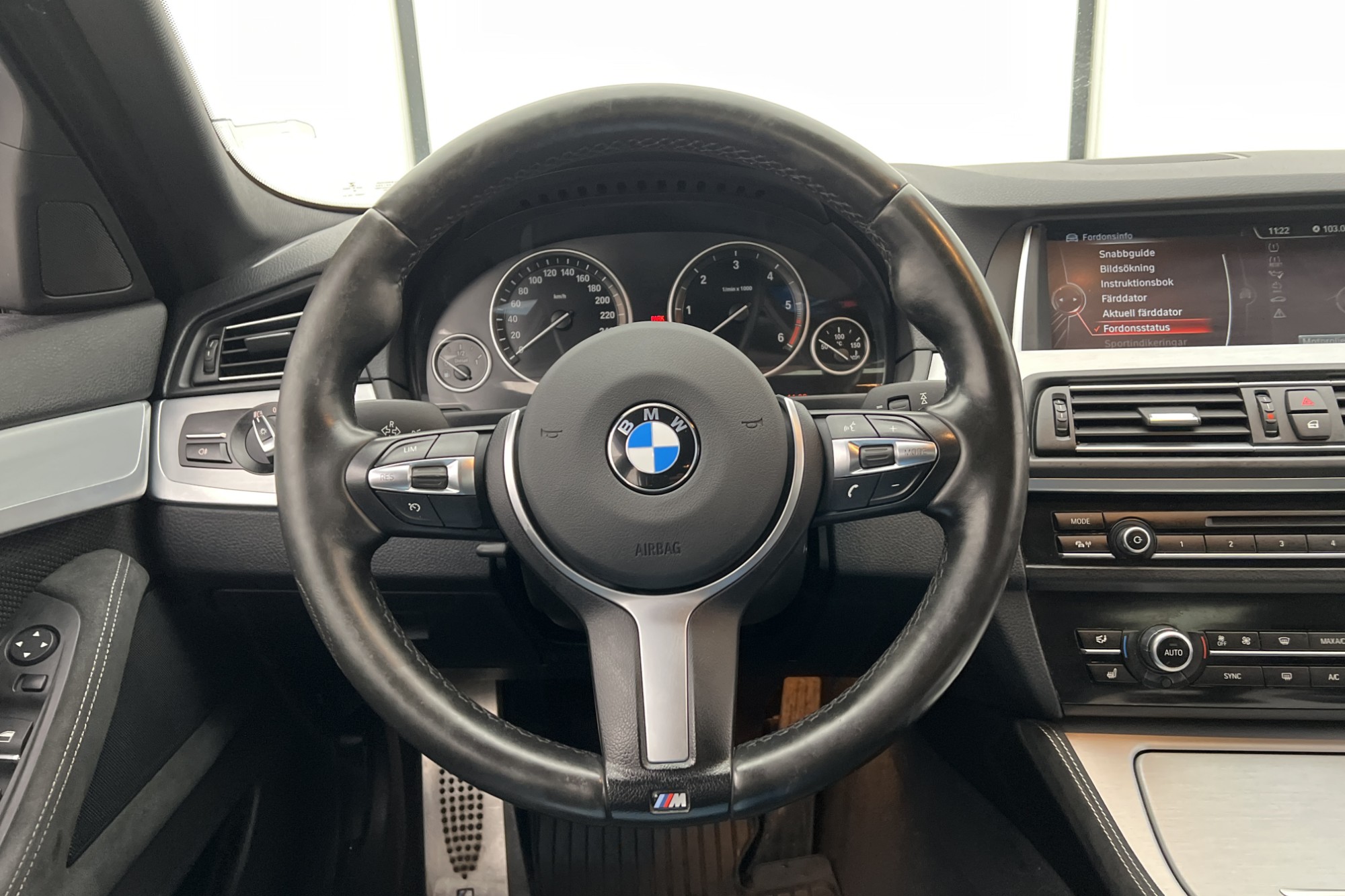 BMW 530 d xDrive Sedan M Sport HiFi Fjärr-Värm Navi Drag