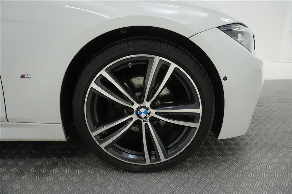 BMW 330e 252hk M Sport Navi T-lucka H/K Skinn