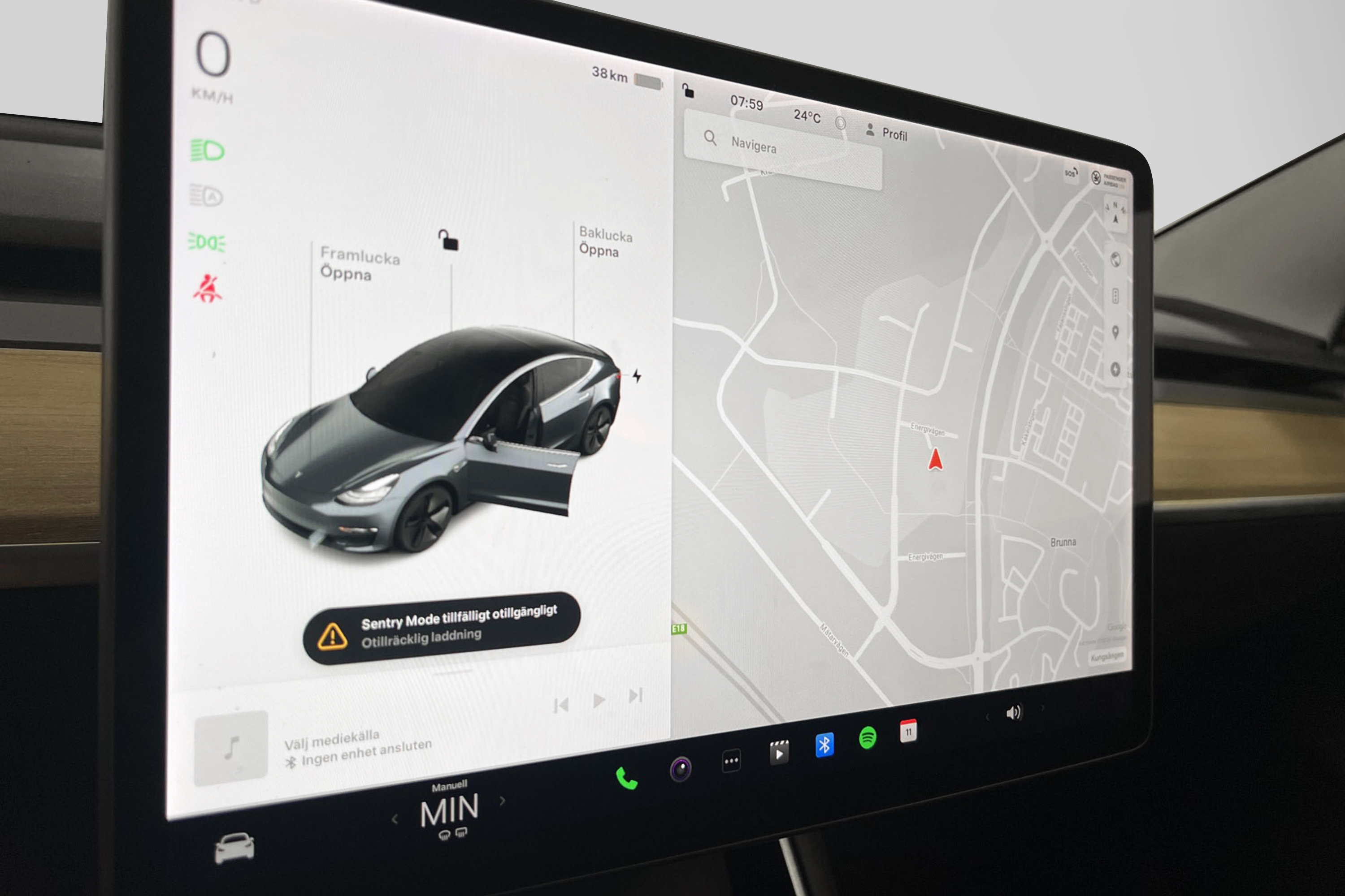 Tesla Model 3 Long Range AWD 440hk Svensksåld Acc boost