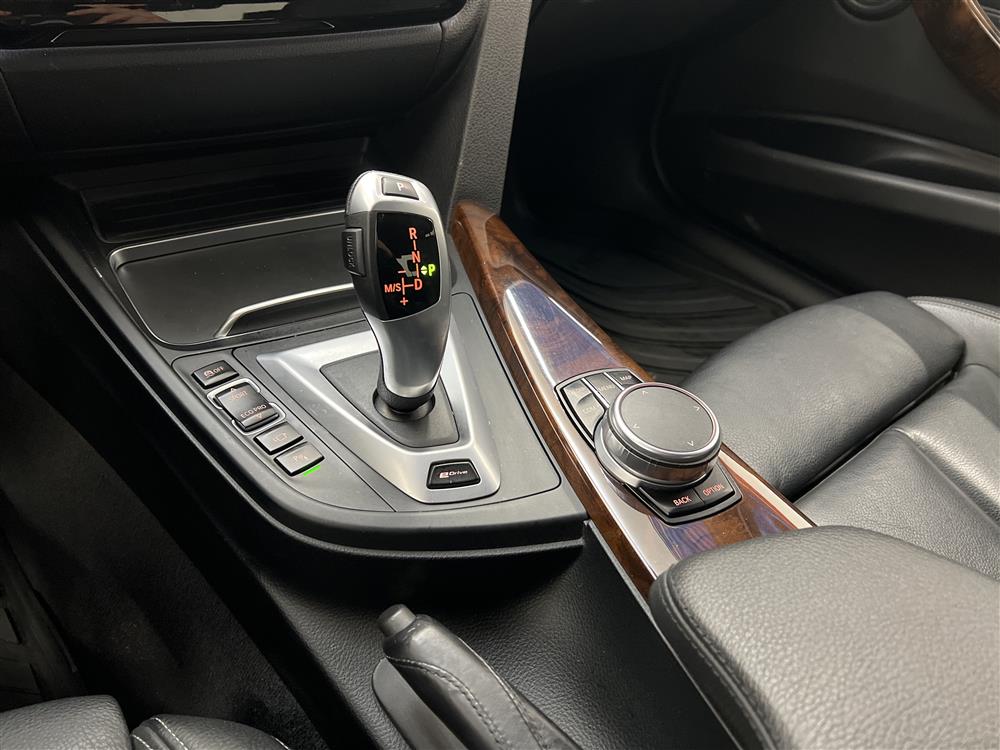 BMW 330e Sedan 252hk M Sport Skinn H/K Navi HuD Backkamera