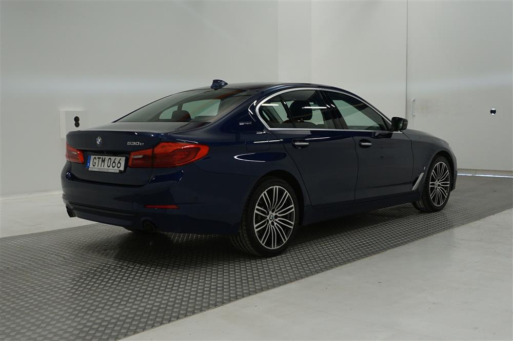 BMW 530e iPerformance 252hk Sport line Navi Backkamera HiFi