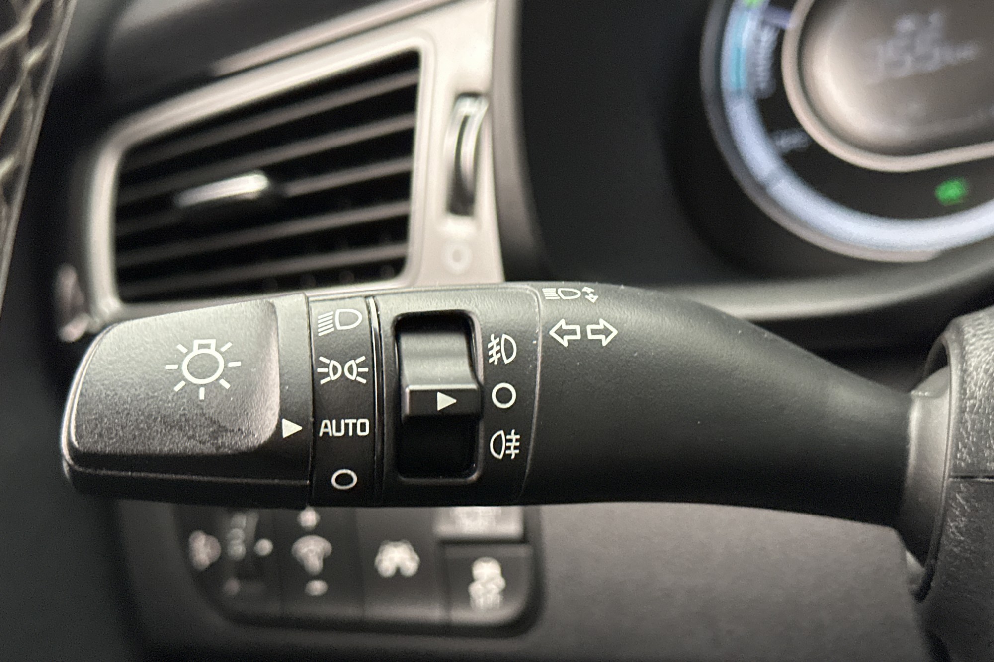 Kia Niro Hybrid 141hk Advance Plus Värmare Kamera Navi Drag