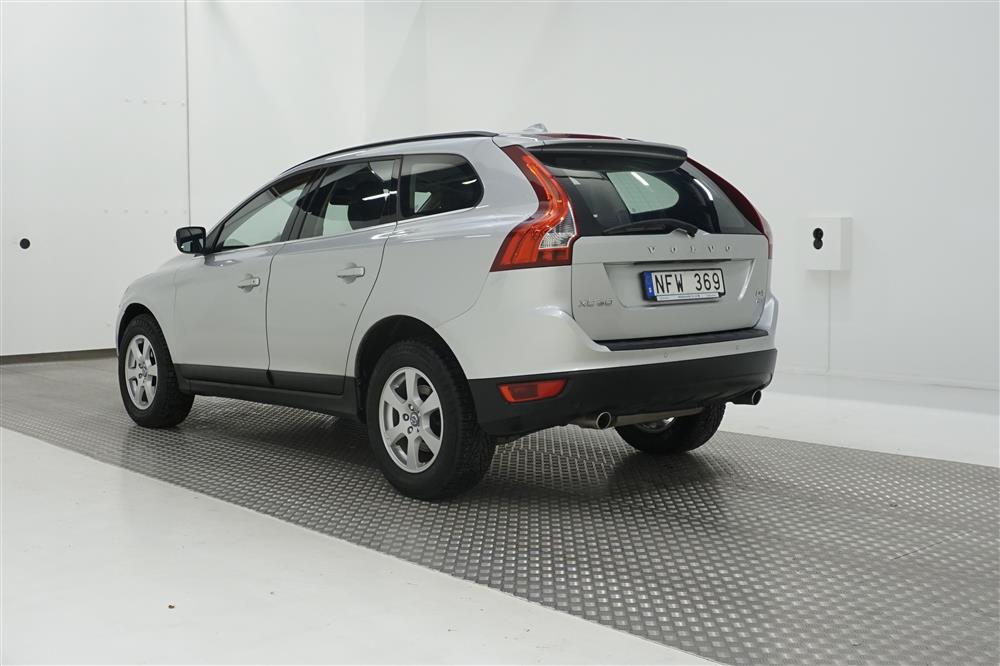 Volvo XC60 D4 163hk AWD Momentum D-Värm Skinn 3 Brukare