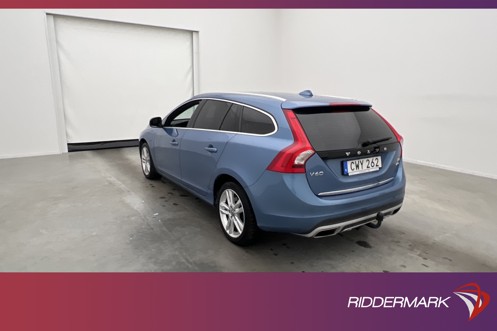 Volvo V60 D6 Plug-in AWD 283hk Summum VOC Navi BLIS Drag