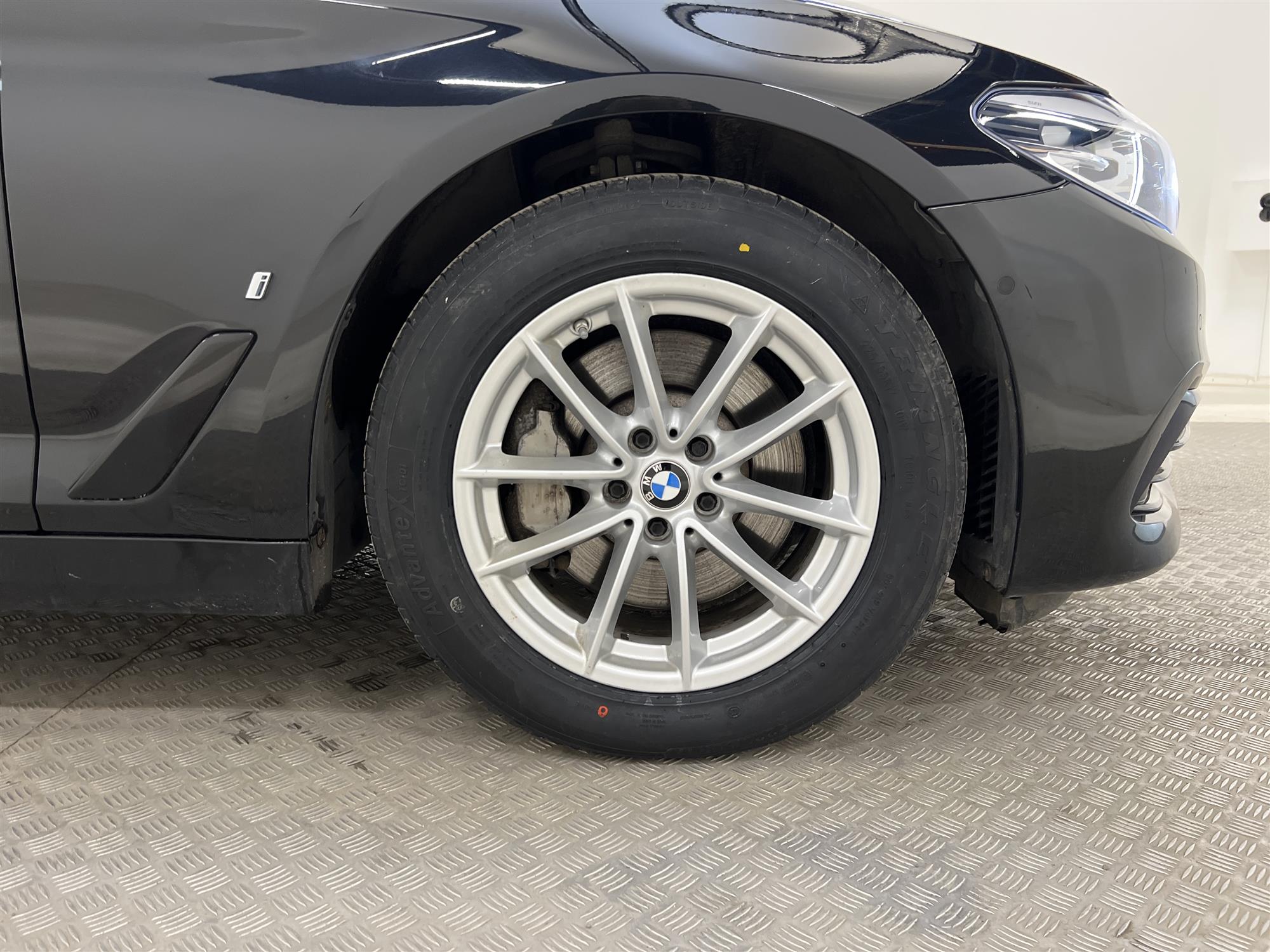 BMW 530e iPerformance 252hk Sport line Backkamera Rattvärme