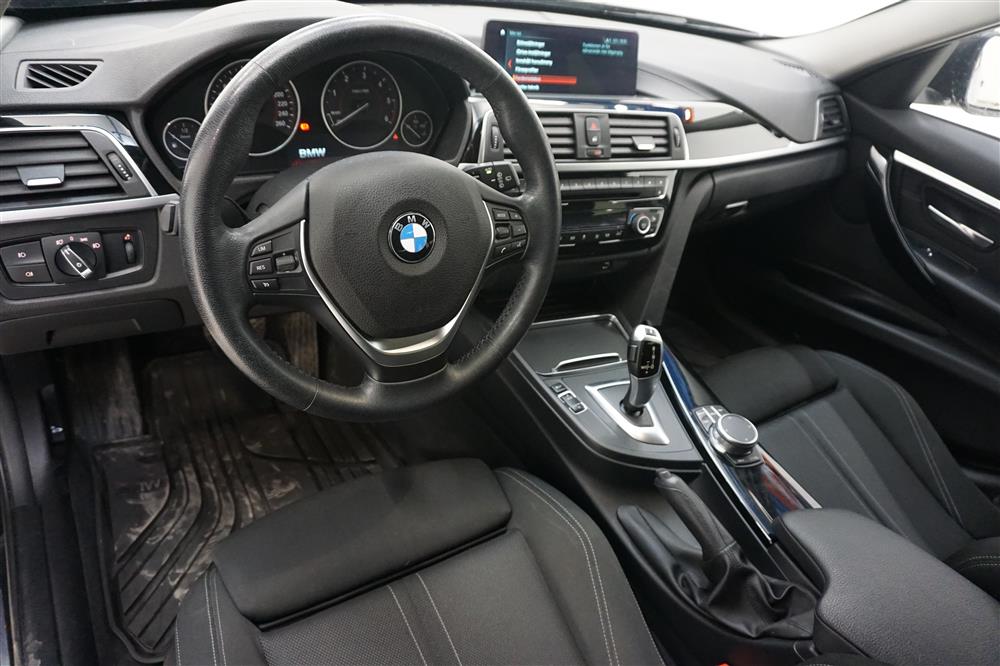 BMW 320d 190hk xDrive  Navigator Dragkrok PDC LED 