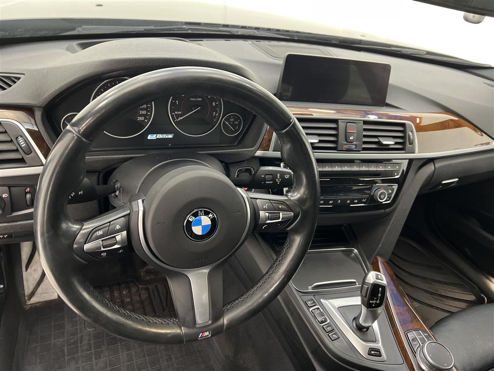 BMW 330e Sedan 252hk M Sport Skinn H/K Navi HuD Backkamera