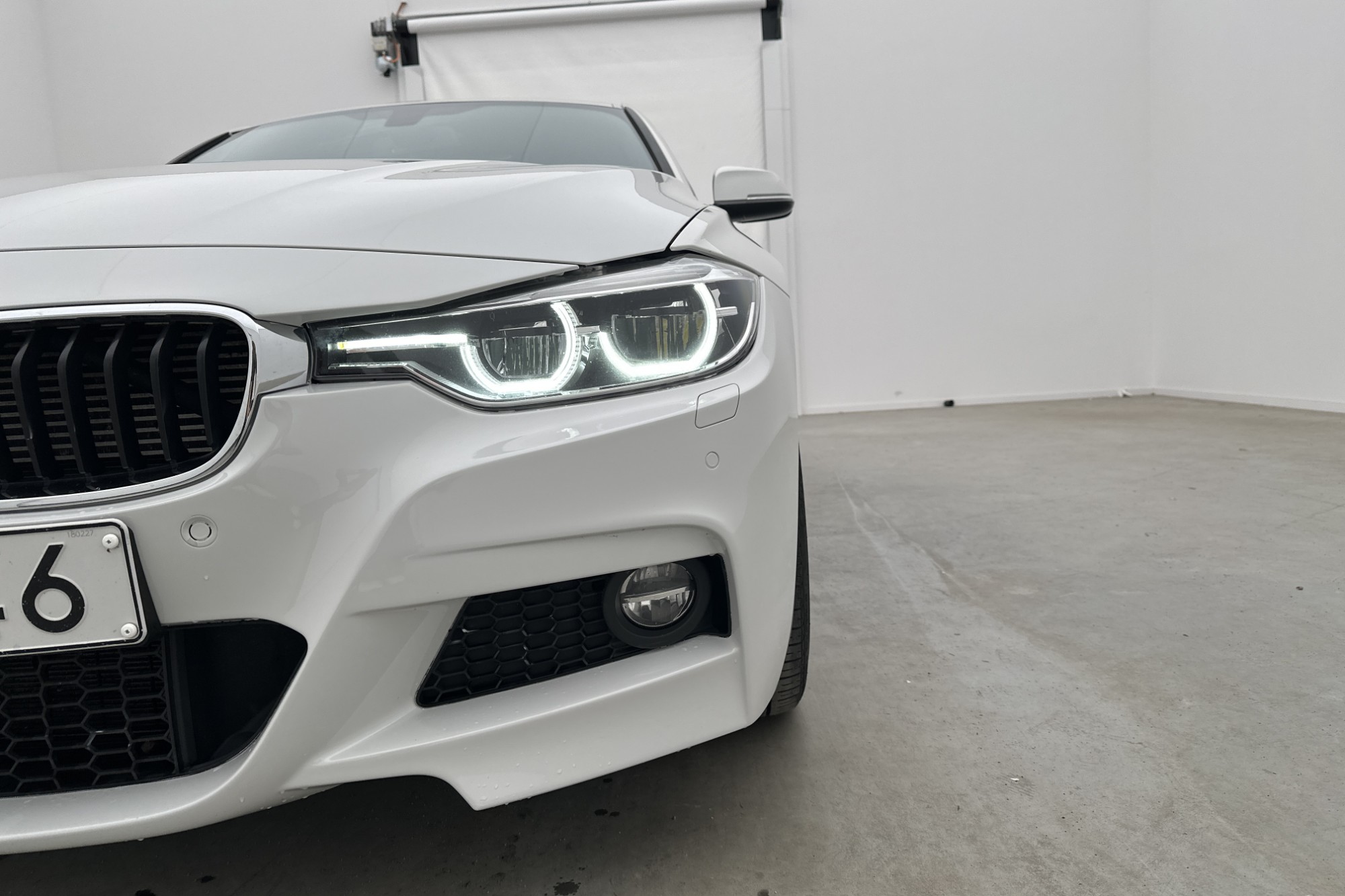 BMW 330 e Sedan M Sport HiFi Navi Kamera Skinn Välservad