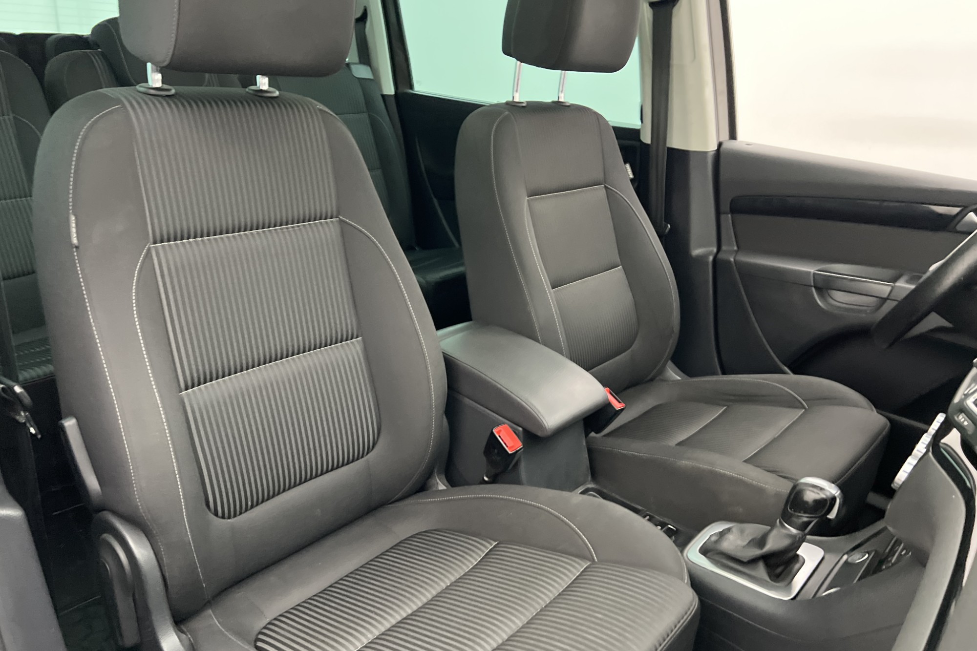 SEAT Alhambra 140hk Premium 7-Sits Värm Pano Kamera Navi