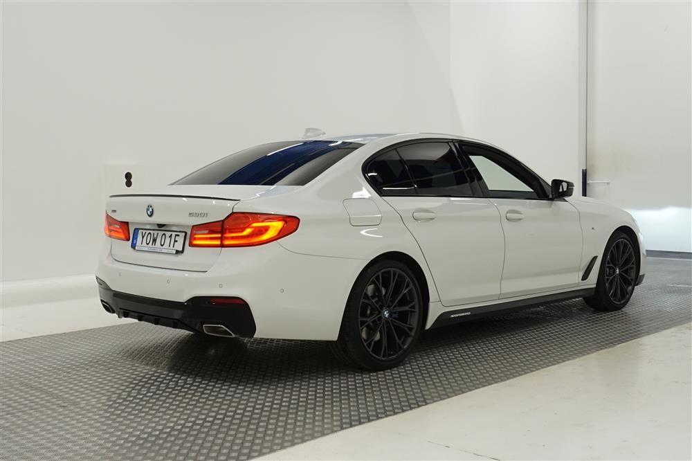 BMW 530i xDrive 252hk M-Sport M-Performance GPS Skinn Värm