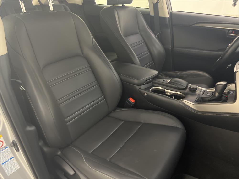 Lexus NX 300h 2.5 181hk AWD Backkamera Skinn Låg skatt 