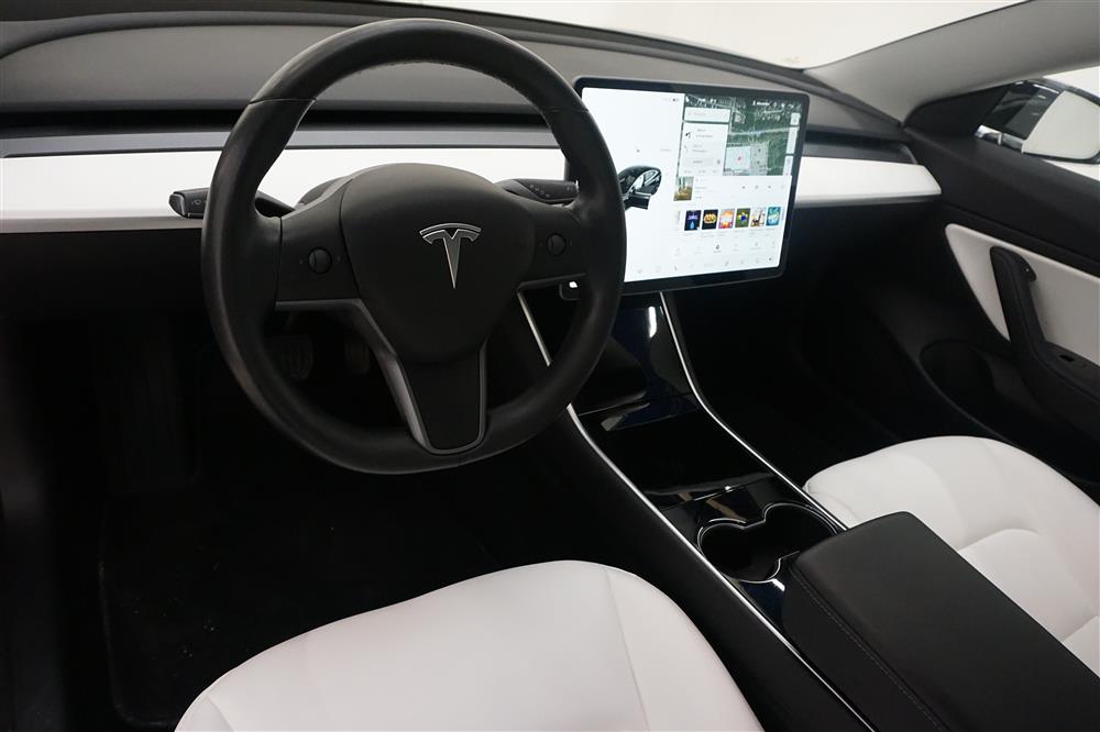 Tesla Model 3 Long Range AWD 440hk Autopilot 2.5 Moms