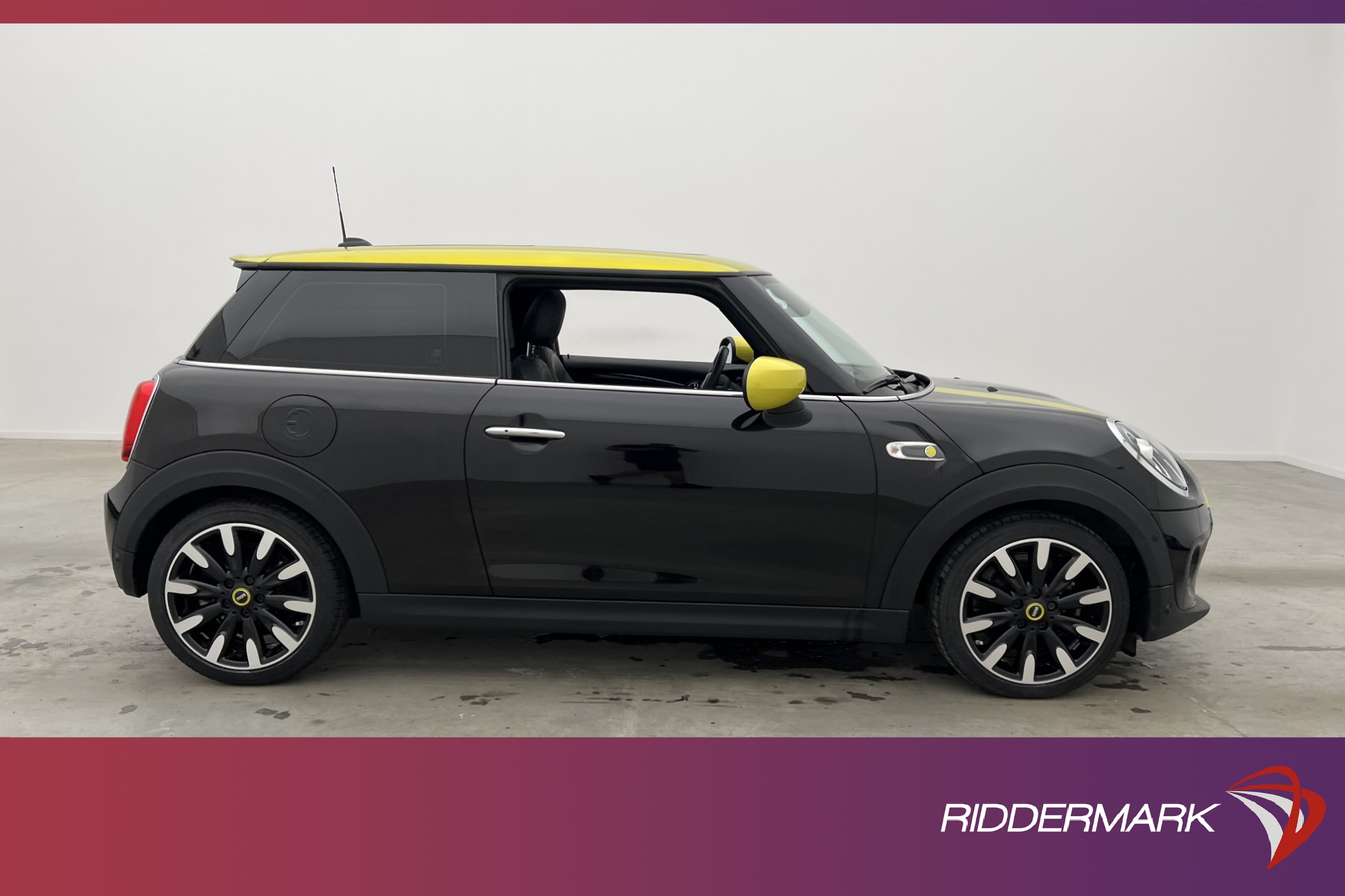 MINI Cooper SE 32.6 kWh 184hk Maximise Pano HUD Kamera Skinn