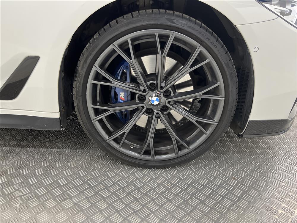 BMW 530i xDrive 252hk M-Sport M-Performance GPS Skinn Värm