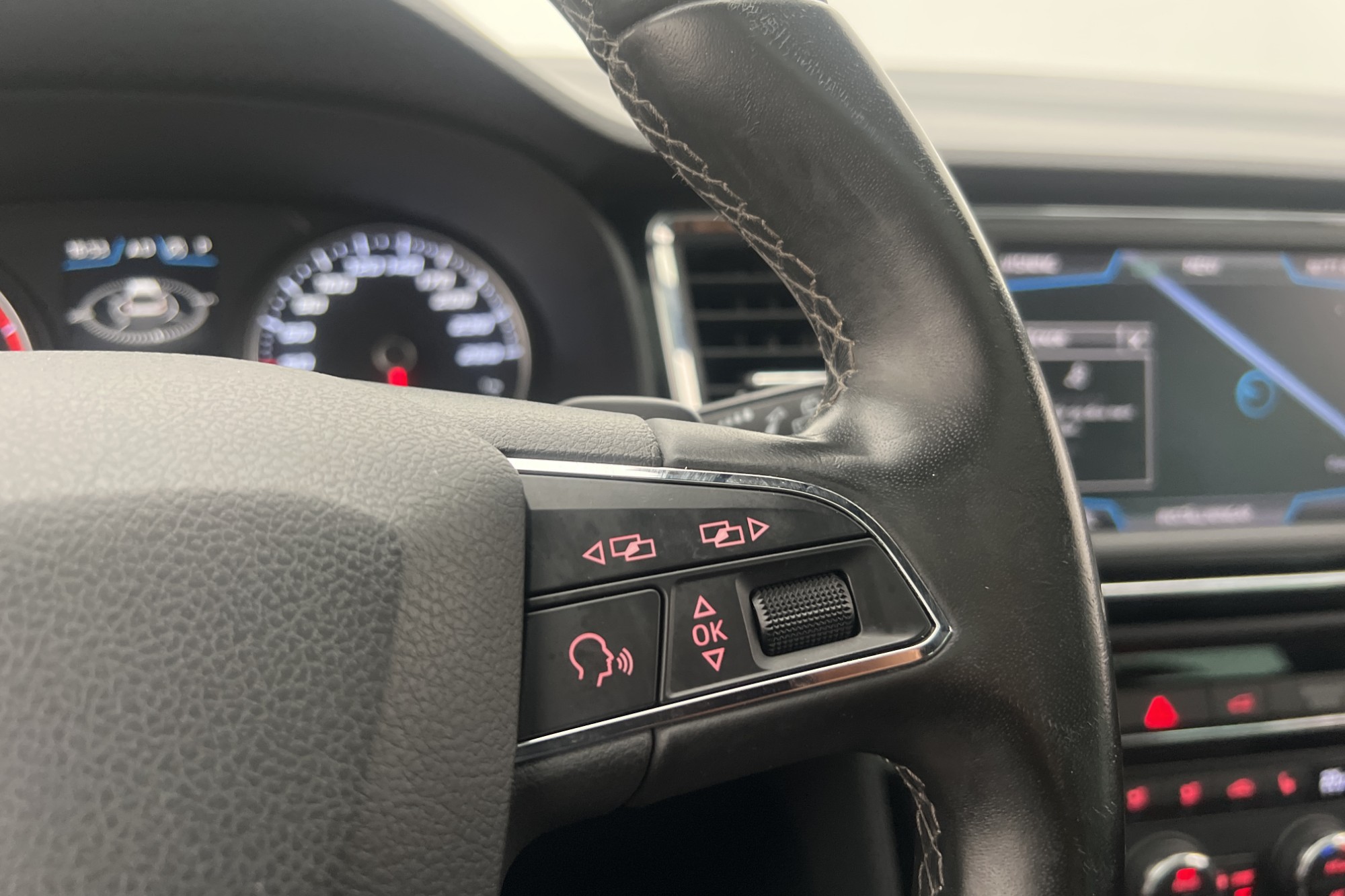 SEAT Ateca TDI 4Drive 190hk Pano Värm 360° Skinn Navi Drag