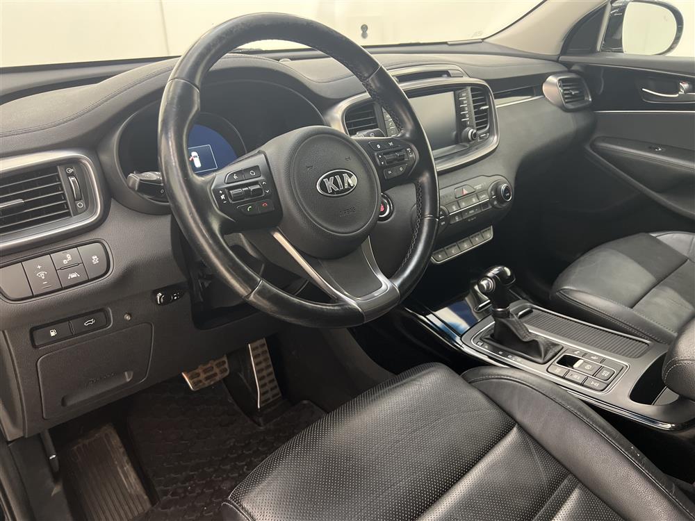 KIA Sorento 2.2 CRDi 200hk 7 sits Navi Pano M-Värm Infinity