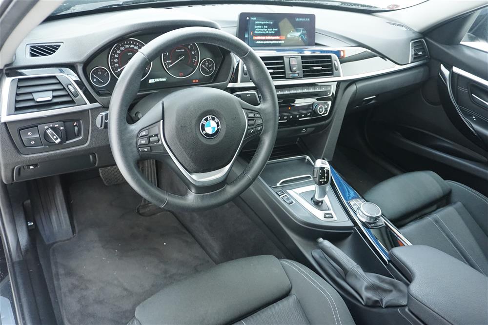 BMW 330e Sport line