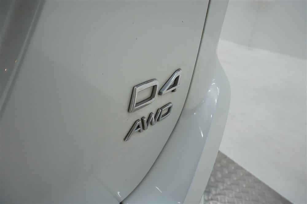 Volvo XC60 Momentum, R-Design