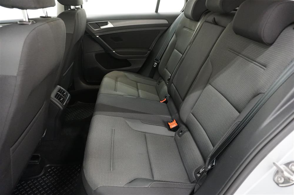 Volkswagen Golf 1.0 TSI Comfort Eu6 Carplay Nyservad Adaptiv