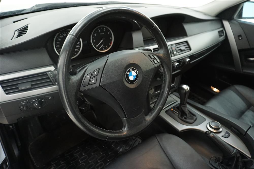 BMW 523