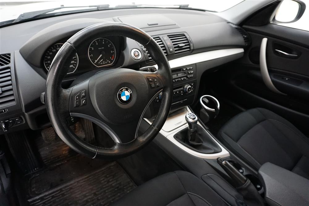 BMW 116i 122hk Pdc Motorvärmare Låg Förbrukning