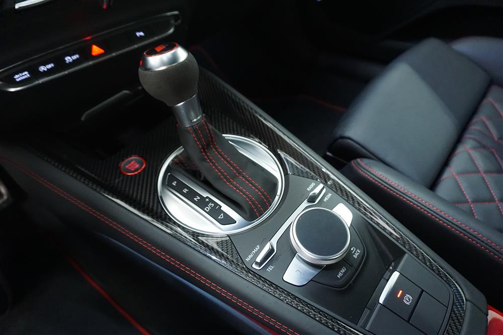 Audi TTS Coupé TFSI Quattro 306hk Kolfiber Cockpit B&O Skinn