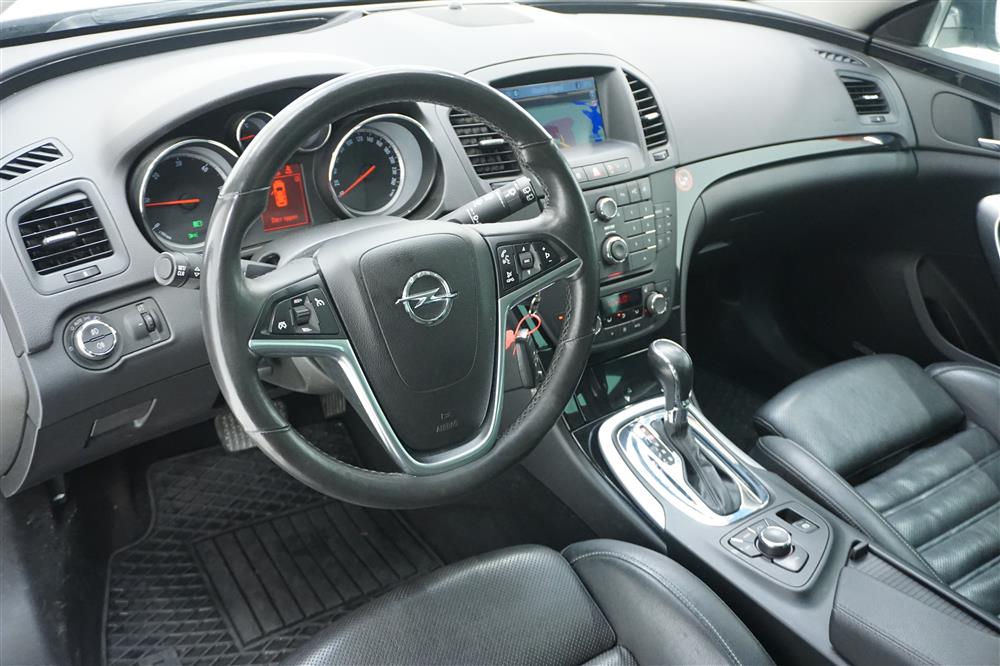 Opel Insignia ST 2.0 BiTurbo 195hk 4x4 Navigator Skinn Drag 