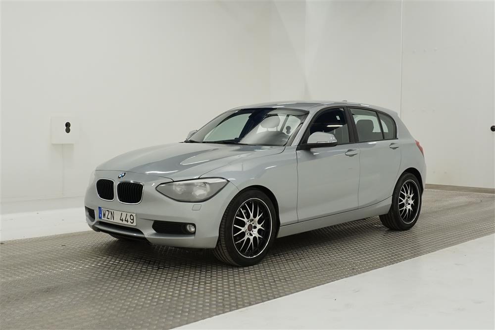 BMW 118d 143hk  / Nyservad / P-sensor / Billigt ägande