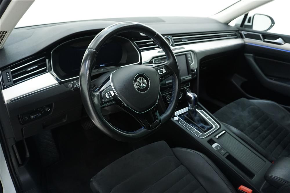 Volkswagen Passat GTE 218hk Active Pano Dynaudio P-Värm Navi