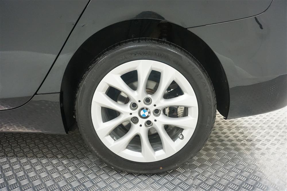 BMW 220 Advantage