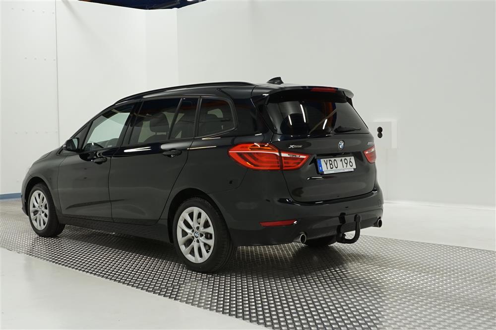 BMW 220 Advantage