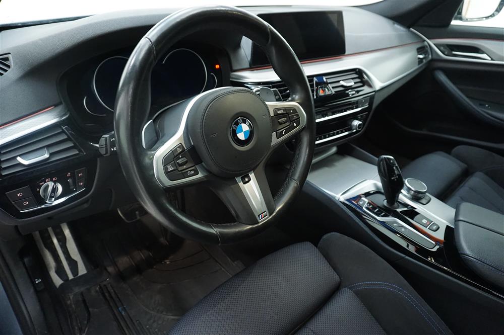 BMW 520 d xDrive M Sport Panorama 360° kamera Navi HiFi