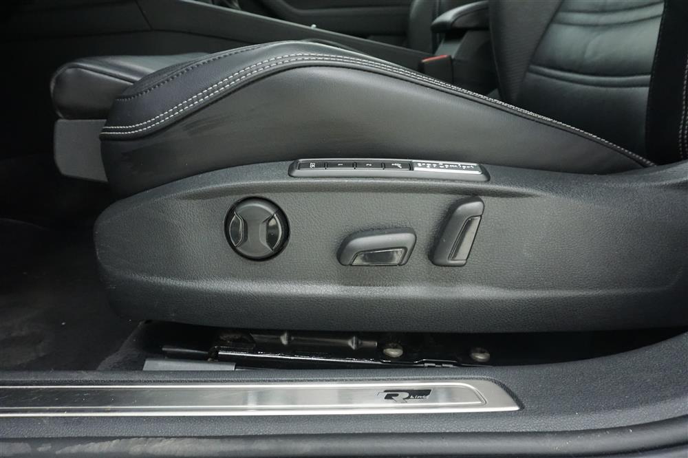 VW Passat 2.0 TSI Sportscombi 4MOTION (280hk)