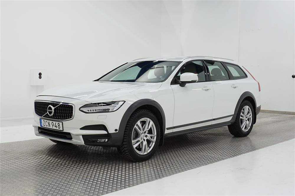 Volvo V90 Cross Country Momentum, Plus