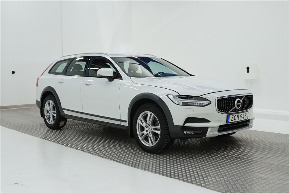 Volvo V90 Cross Country Momentum, Plus