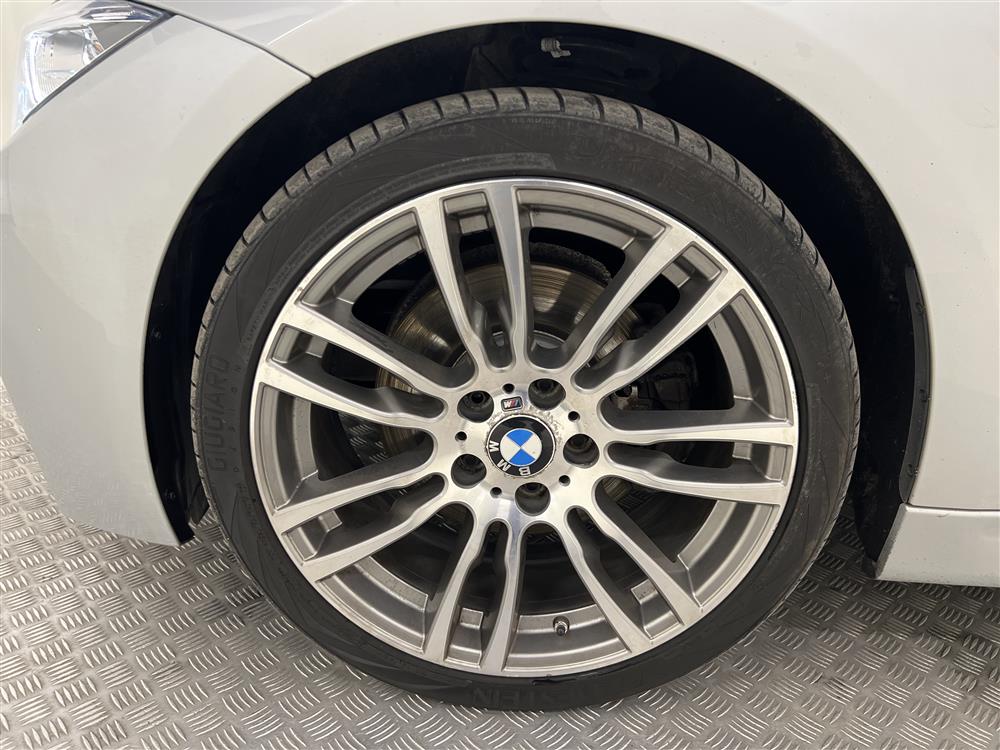 BMW 330d xDrive M Sport 258hk Pano Navi Drag H&K Nyserv.