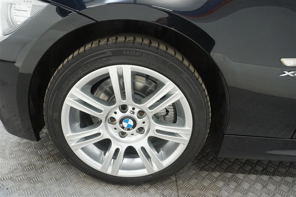 BMW 330d xDrive Touring M Sport Navi Hifi Drag Läder 245hk