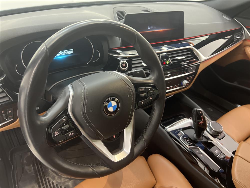 BMW 530e iPerformance 252hk Sport line HiFi Navi Backkamera