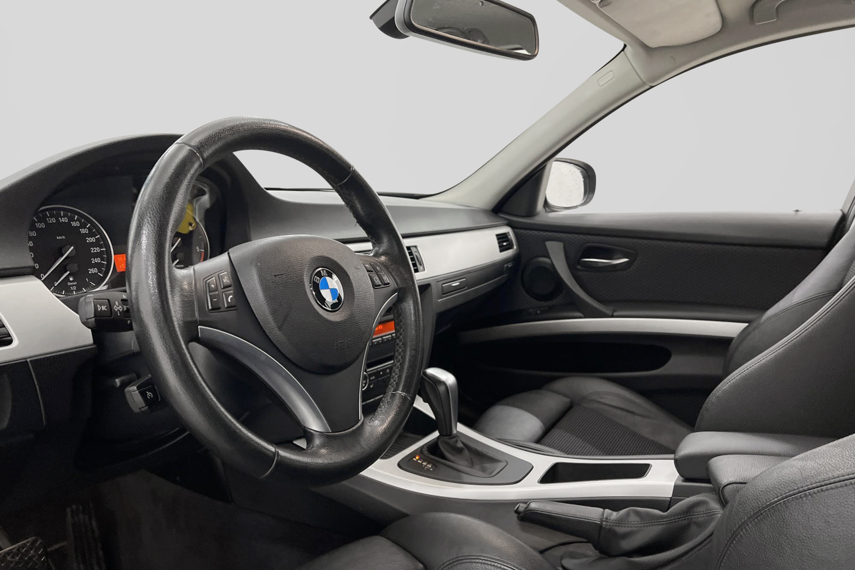 BMW 320d xDrive Touring 184hk Sportstolar Sensorer Välservad